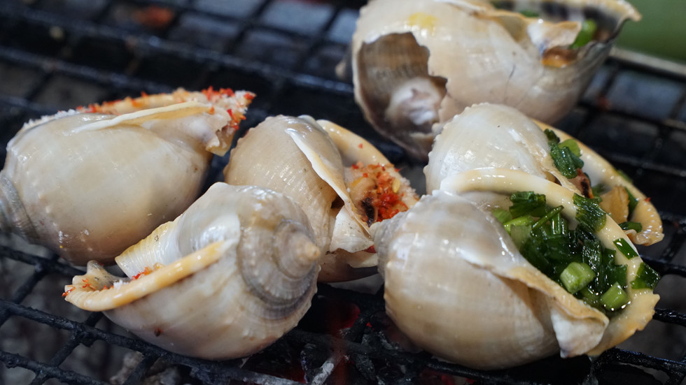 nguoi sai gon lac buoc trong thien duong hai san co khung gia binh dan