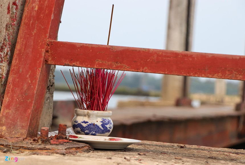 can canh cau tu than noi hang chuc nguoi chet khi di ngang qua o quang nam