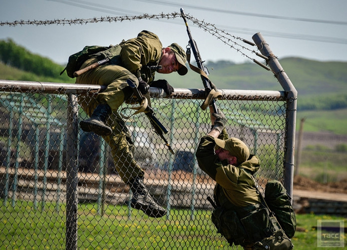 ngac nhien trinh sat nga hoc viet nam vuot tuong bang sao