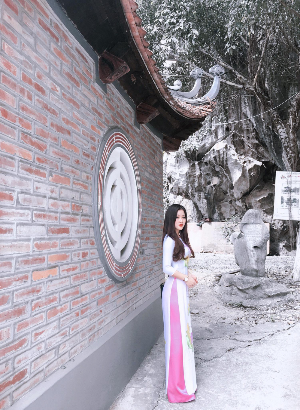 chi xuat hien vai giay o tran viet nam thai lan nu co dong vien khien dan mang truy lung