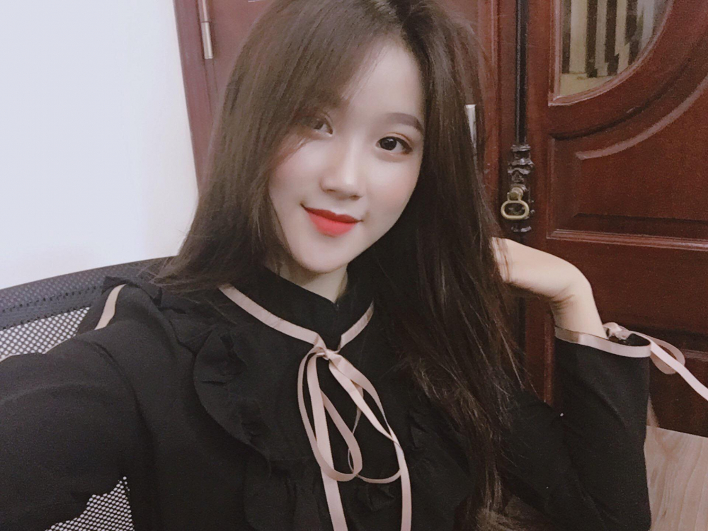 chi xuat hien vai giay o tran viet nam thai lan nu co dong vien khien dan mang truy lung