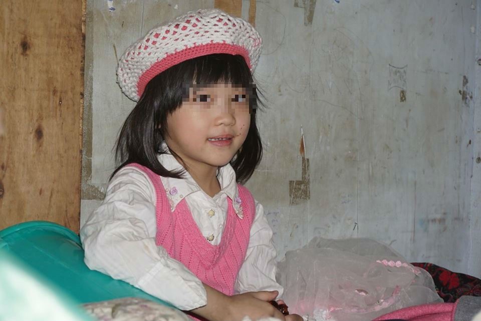 em be lang thang tu phoi do con muon di hoc va tro thanh nguoi mau