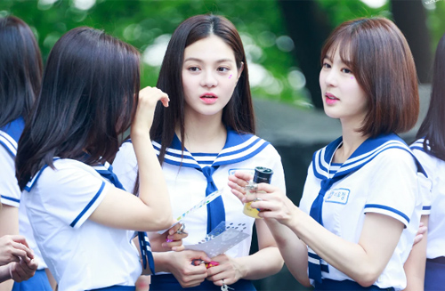 nu sinh trung hoc han quoc bi ky thi vi khong trang diem