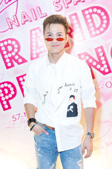 bat ngo vo chong nguoi mau le thuy do an chuyen sang lam nail