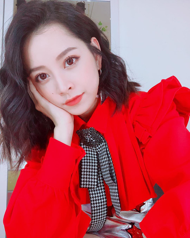 ha tang hanh phuc ben chong minh hang khoe nguc day truoc bien