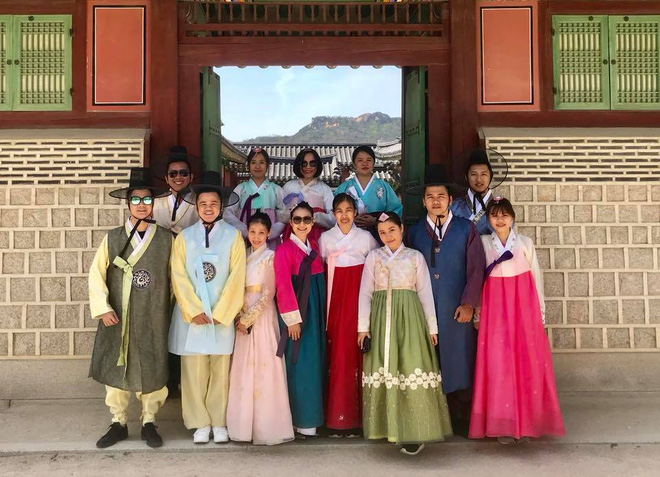 ha tang hanh phuc ben chong minh hang khoe nguc day truoc bien