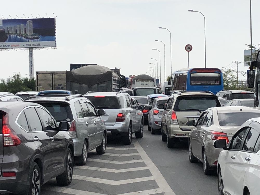 9 o to tong lien hoan tren cao toc giao thong un tac nghiem trong