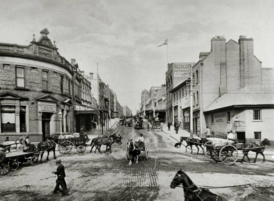 ngo nga ng hi nh a nh ca ch day ha ng tram nam cu a ca c tha nh pho hie n da i tren the gio i