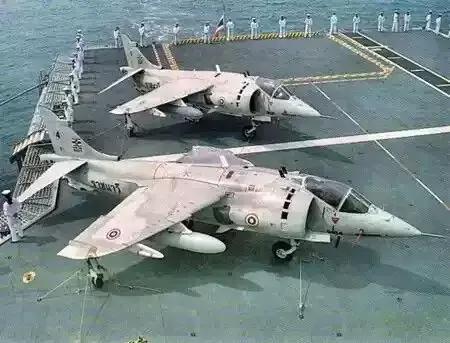 vi sao thai lan van duy tri tau san bay du khong co may bay