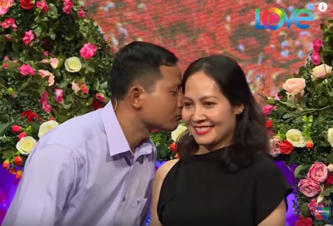 ban muon hen ho co gai 39 tuoi van quyet giu lan dau tien cho chong