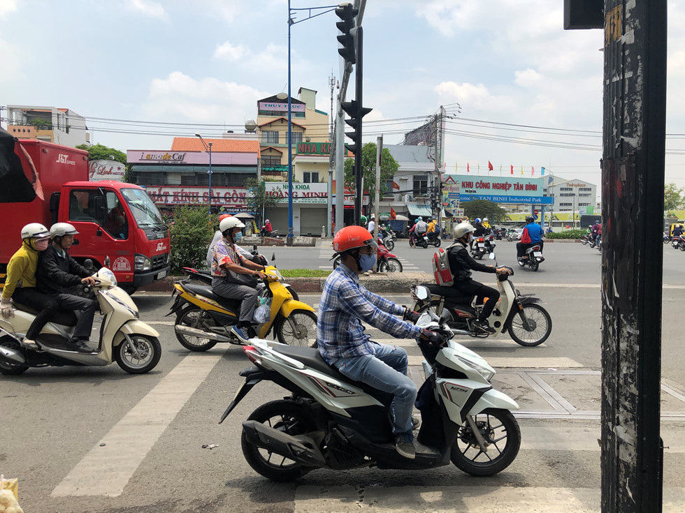 bi dam chet khi nhac chuyen vuot den do dan sai gon ngao ngan canh vuot nhu com bua