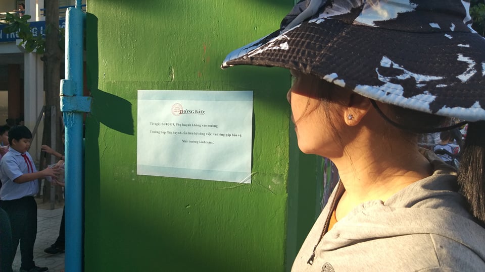 Gã đàn ông đột nhập trường tiểu học, kéo bé gái lớp 5 vào nhà vệ sinh nghi có ý định xấu ga dan ong dot nhap truong tieu hoc keo be gai lop 5 vao nha ve sinh nghi co y dinh xau