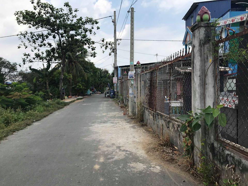 co gai bi giam cam hanh ha o tphcm toi noi dang mang thai ho van lao vao danh