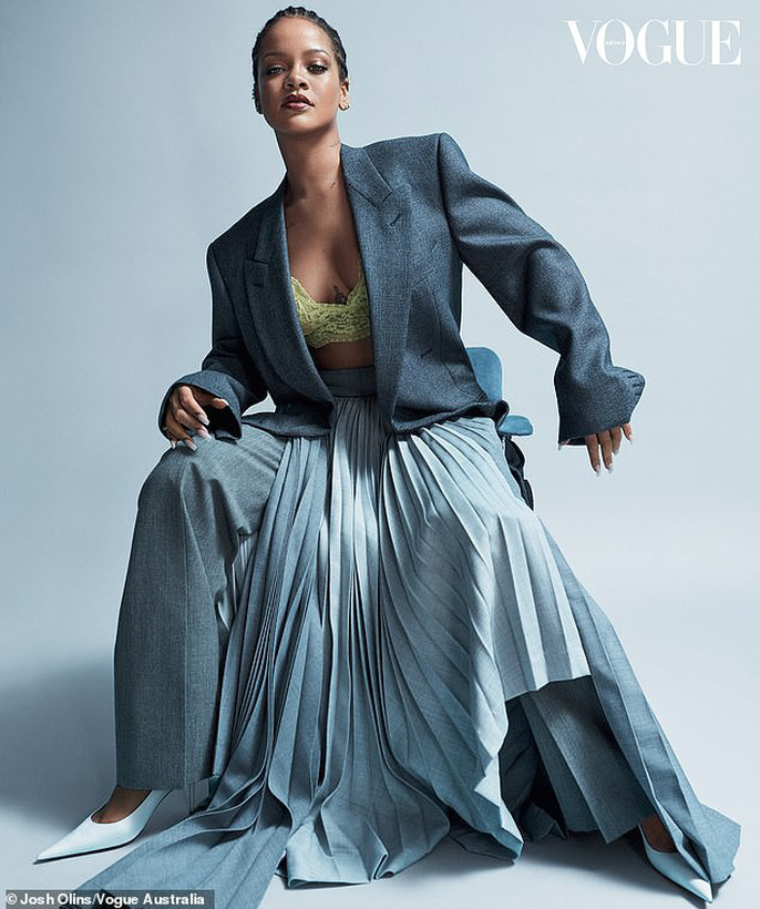 rihanna day quyen luc tren tap chi vogue