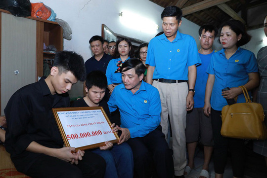 vu nu cong nhan ve sinh tu nan uoc duoc o ben me mot lan cuoi