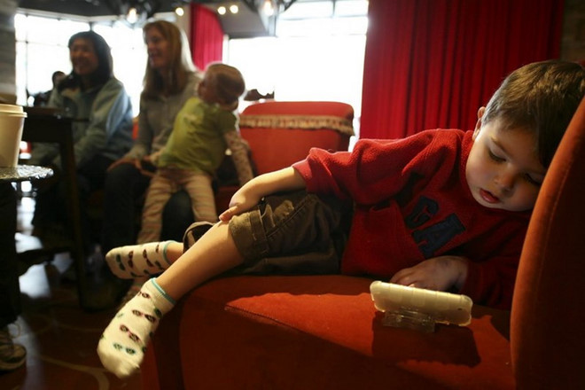 Trẻ dưới 1 tuổi không nên tiếp xúc màn hình tre duoi 1 tuoi khong nen tiep xuc man hinh