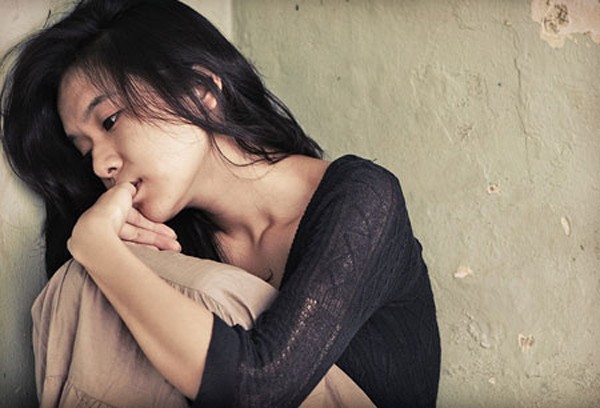 nguoi yeu cham den nguoi lai co rum lai chi vi noi dau qua khu