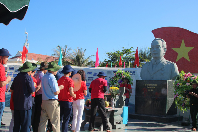 dac biet le chao co o truong sa cua viet kieu tu khap noi tren the gioi