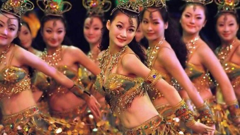 tien canh hang chau va nhung dieu khong the bo lo tai xu thien duong nay