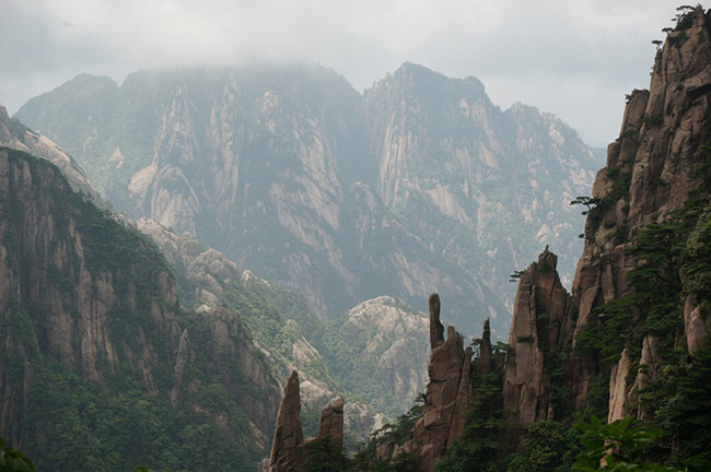 chang can di dau xa toi trung quoc cung du lac loi tai nhung vuon quoc gia dep sieu thuc nay
