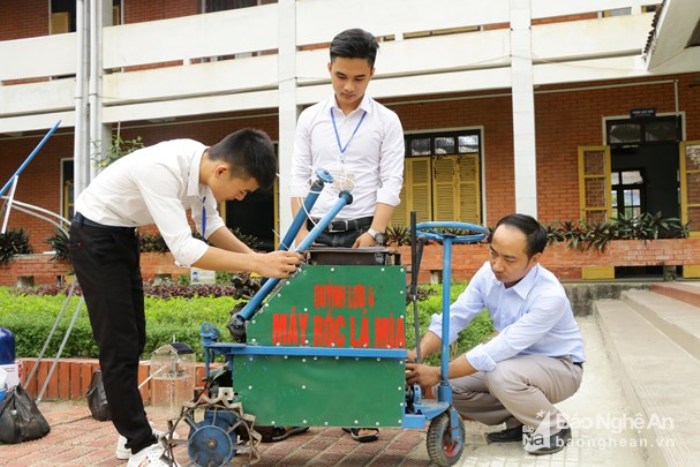 che tao may roc la mia hai nam sinh lop 11 gianh giai dac biet cuoc thi sang tao tinh nghe an