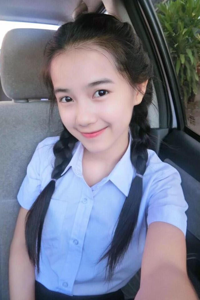 nu du hoc sinh lao gay an tuong voi dep thanh thien va biet 5 thu tieng