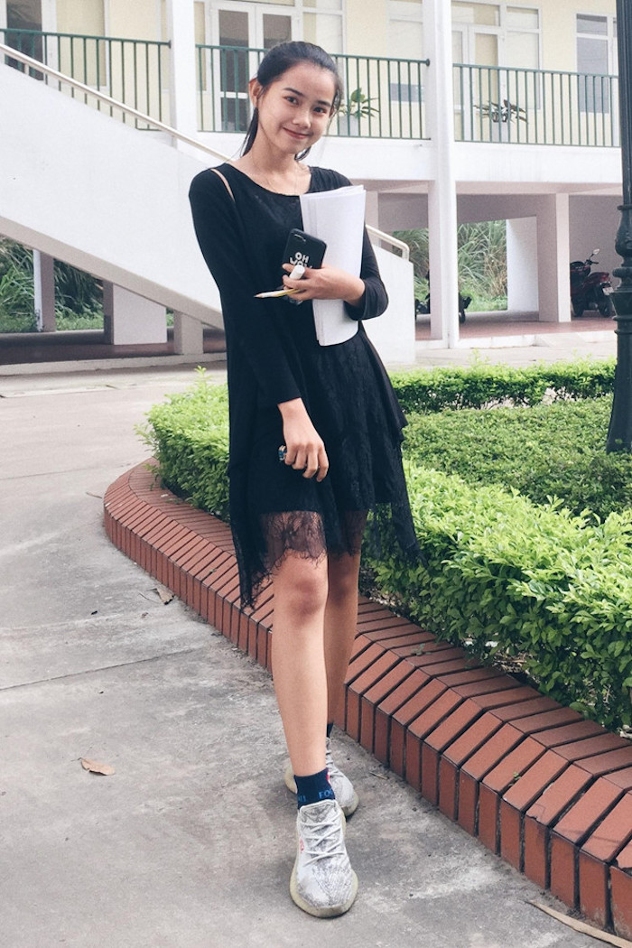 nu du hoc sinh lao gay an tuong voi dep thanh thien va biet 5 thu tieng