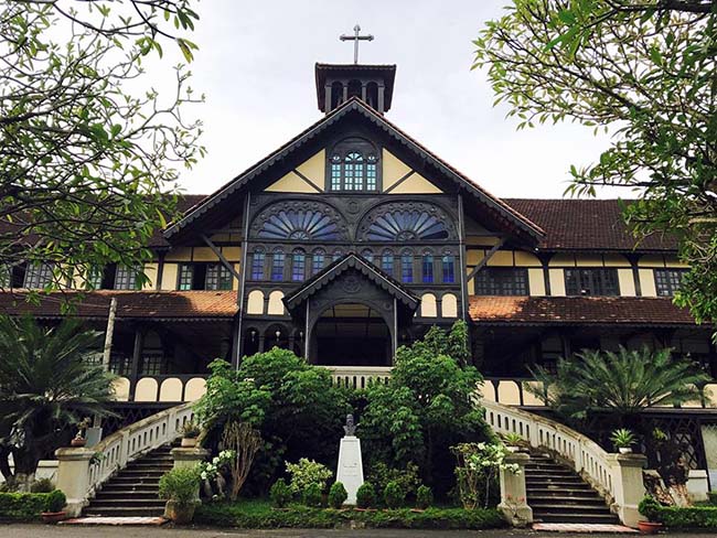 den kon tum tham hiem nui ngoc linh bi an mang den ao mong