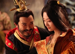 hlv the hinh xinh dep gay soc voi phat ngon nguc phu nu lam the gioi hoa binh hon