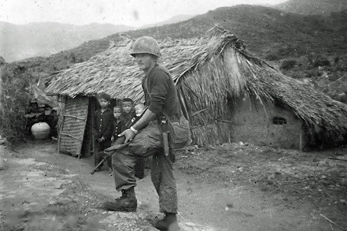 chien dich phung hoang pho bay ban chat da man cua my