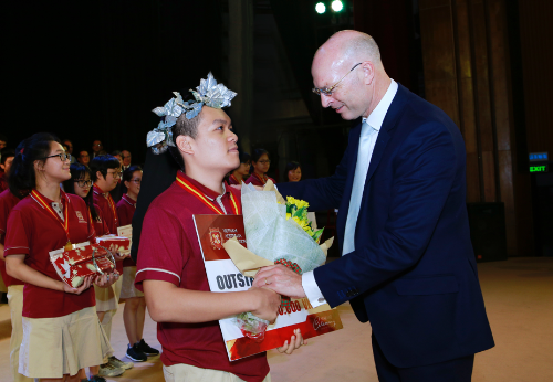 nam sinh viet dat 119120 diem toefl ibt