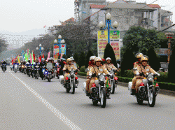 bat ngo truong cong an huyen bi hat nuoc phan lon