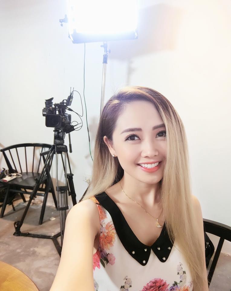 tuoi 32 nu mc vtv vua chia tay nguoi tinh dong gioi van dep bong mat