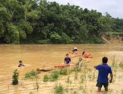 ha noi phat hien doi nam nu chet bat thuong duoi ao