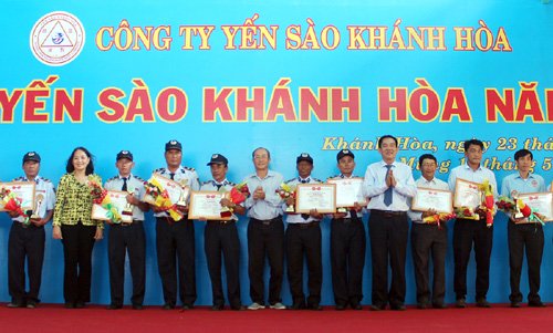 luc luong tinh nhue bao ve dan chim yen