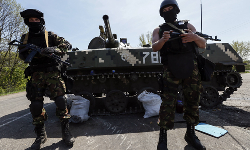 chi huy trung doi ukraine say ruou xa sung may vao binh si