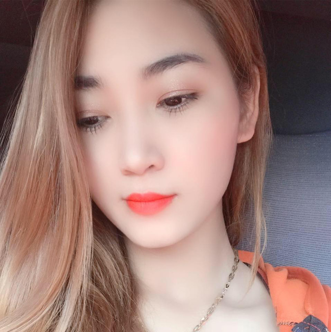 dan gai xinh khien dan mang san lung vi chup anh chung voi cong phuong