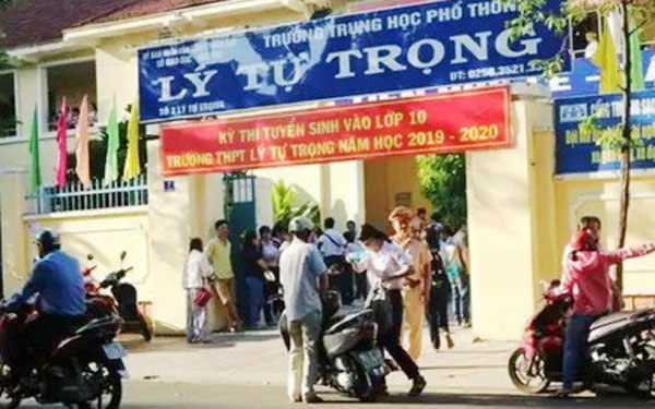 4 diem3 mon van do lop 10 mot so truong o khanh hoa