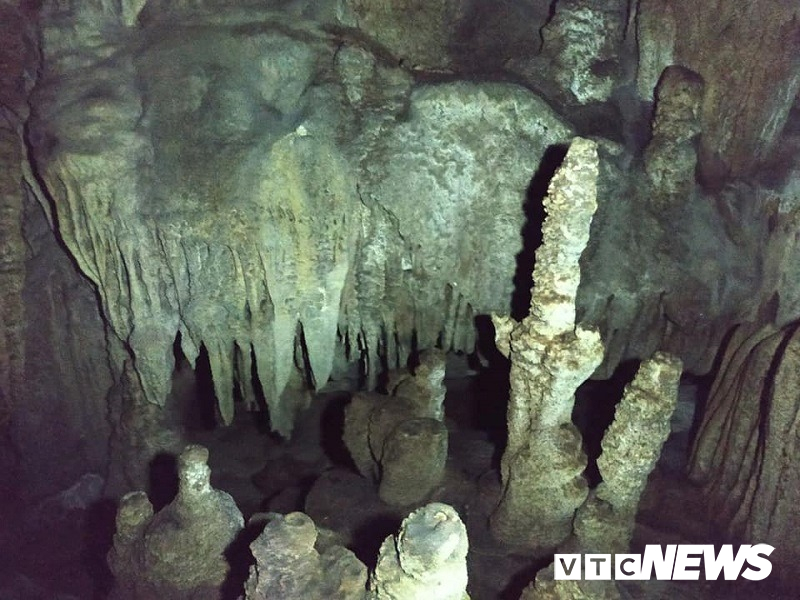 phat hien he thong hang dong thach nhu tuyet dep o mien tay quang tri