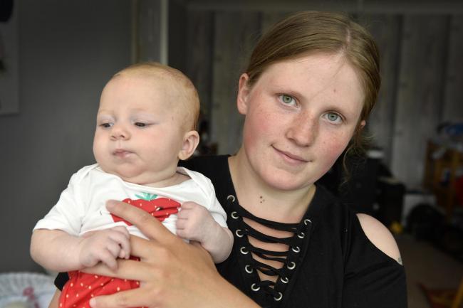 nu sinh chuyen da nhung van co nhin dau de hoan thanh bai thi 90 phut