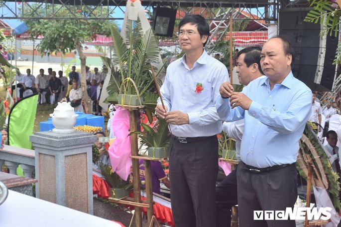 thu tuong nguyen xuan phuc du le khanh thanh nghia trang liet si o qua ng nam