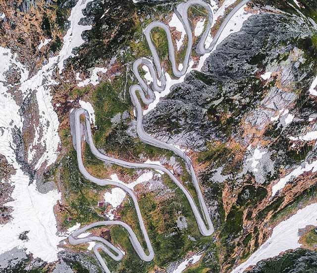 dat cuoc ca tinh mang tren nhung con duong ngoan ngoeo nguy hiem nhat the gioi