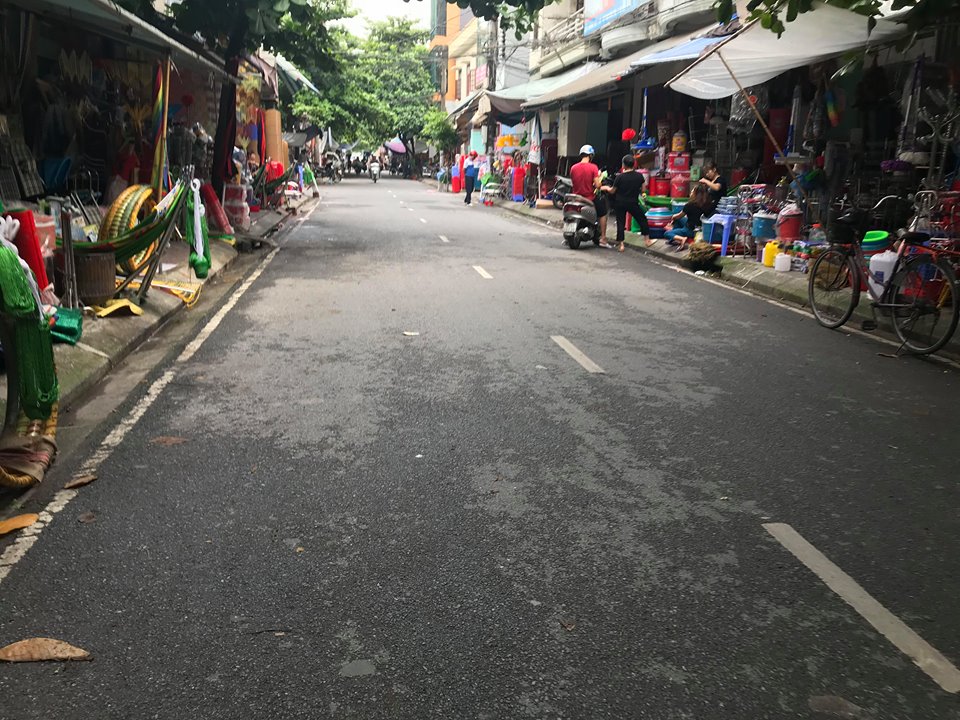 nhan chung ke lai phut nam thanh nien bi 2 ke bit mat chem tan bao