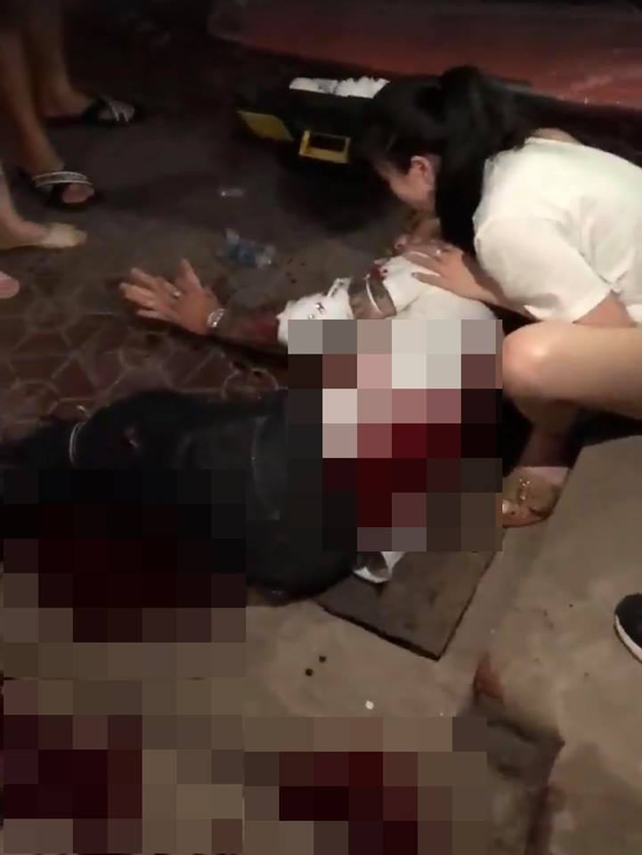 nhan chung ke lai phut nam thanh nien bi 2 ke bit mat chem tan bao