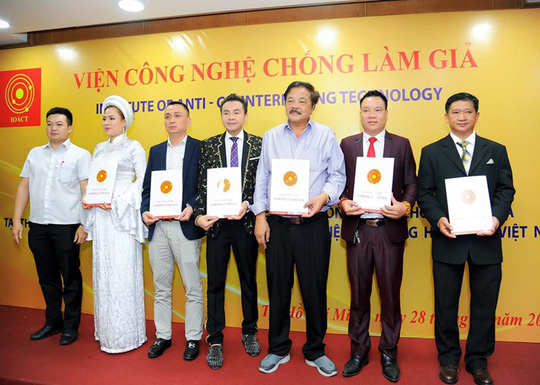 sau quotnu hoangquot quotnam vuongquot cung tu chuc pho ban phat trien thuong hieu chong hang gia