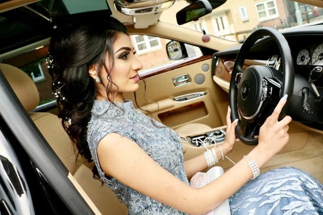 nu sinh khien thien ha phai tram tro khi di da hoi bang sieu xe roll royce nam pha le