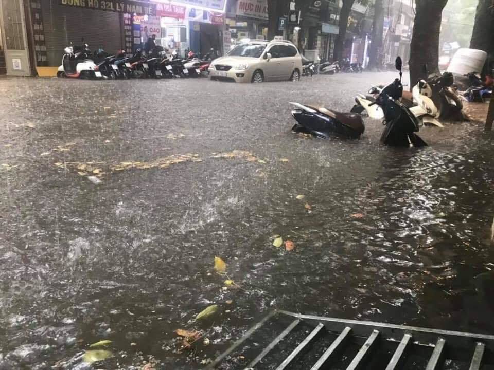 ha noi vua mua to khap nga duong ngap sau