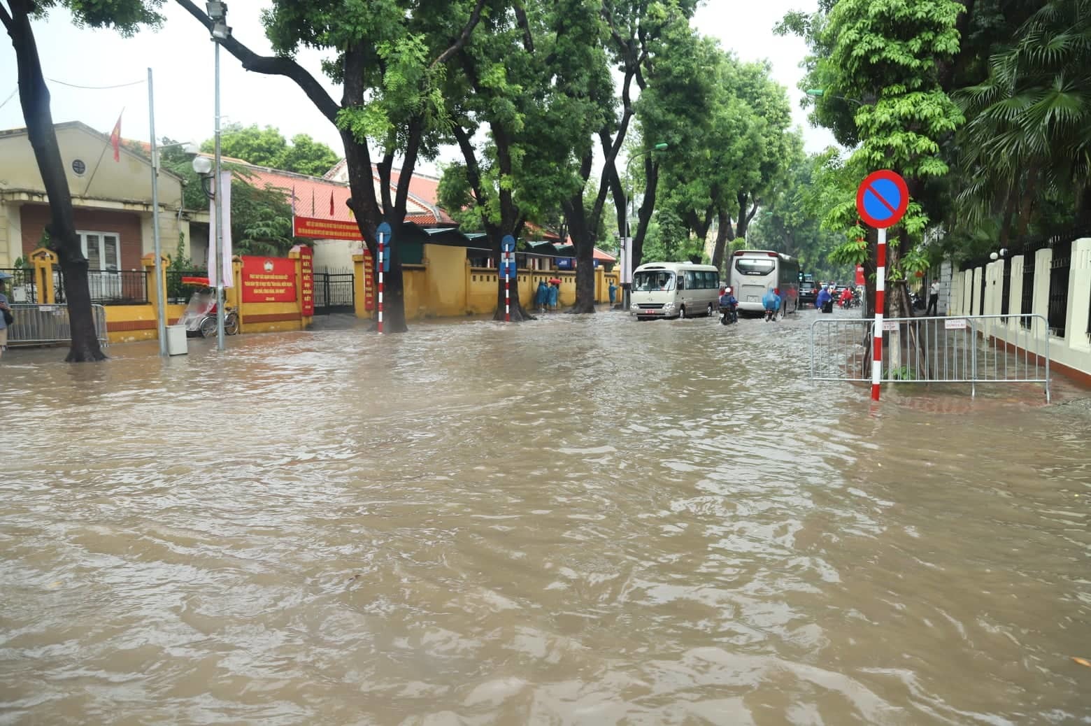 ha noi vua mua to khap nga duong ngap sau