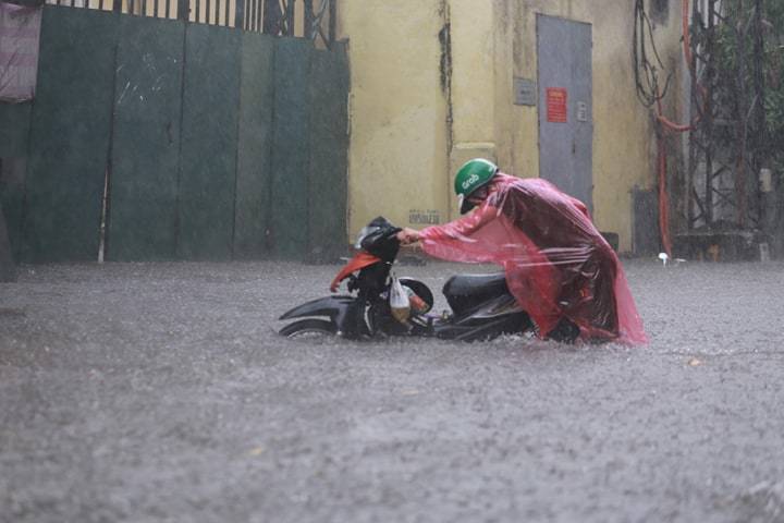 ha noi vua mua to khap nga duong ngap sau