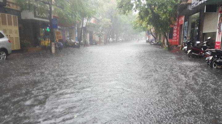 ha noi vua mua to khap nga duong ngap sau